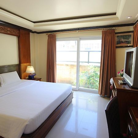 Phi Phi Hotel Exterior photo