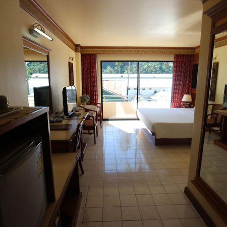 Phi Phi Hotel Exterior photo