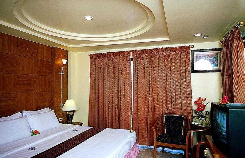 Phi Phi Hotel Exterior photo