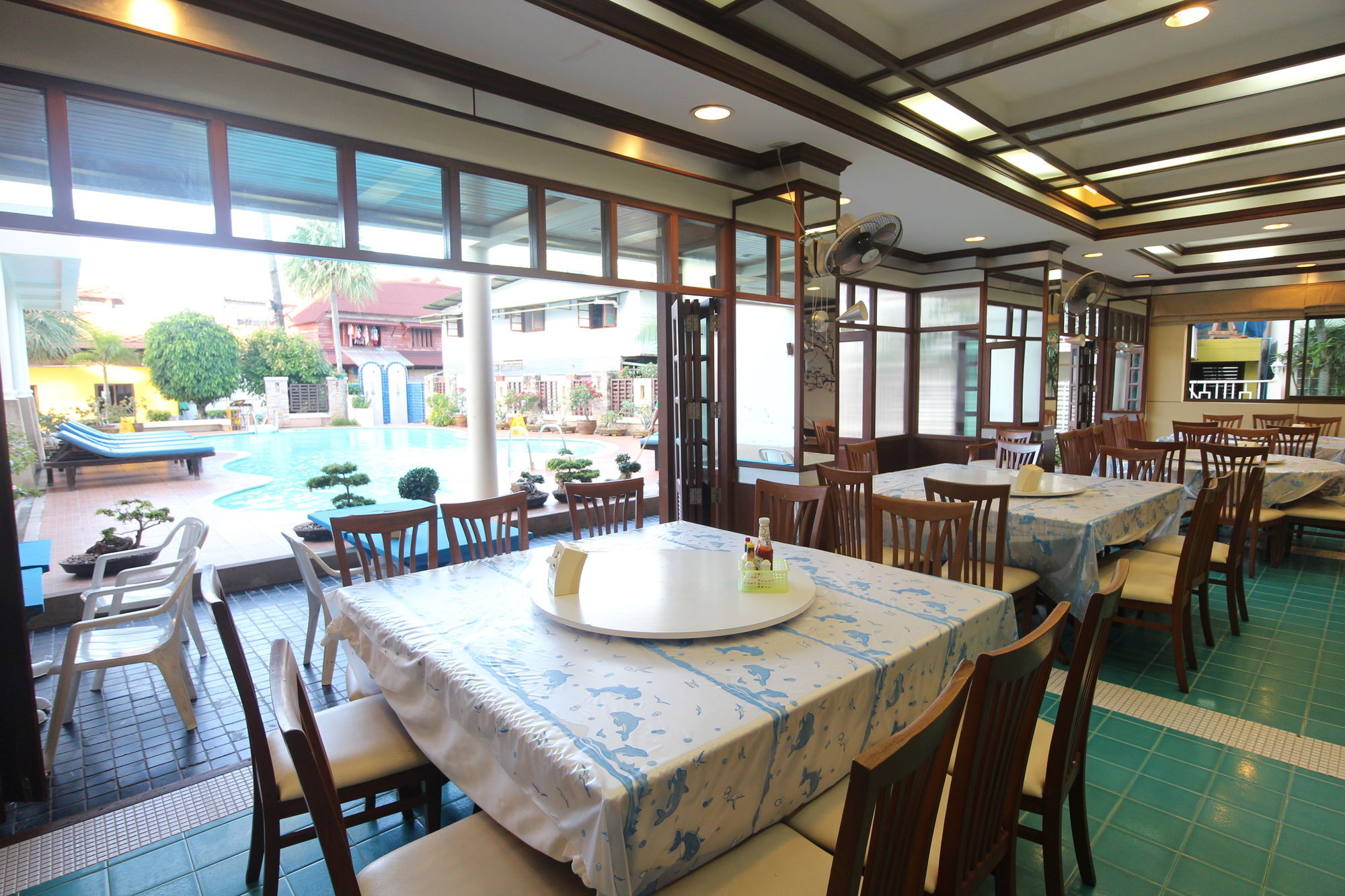 Phi Phi Hotel Exterior photo