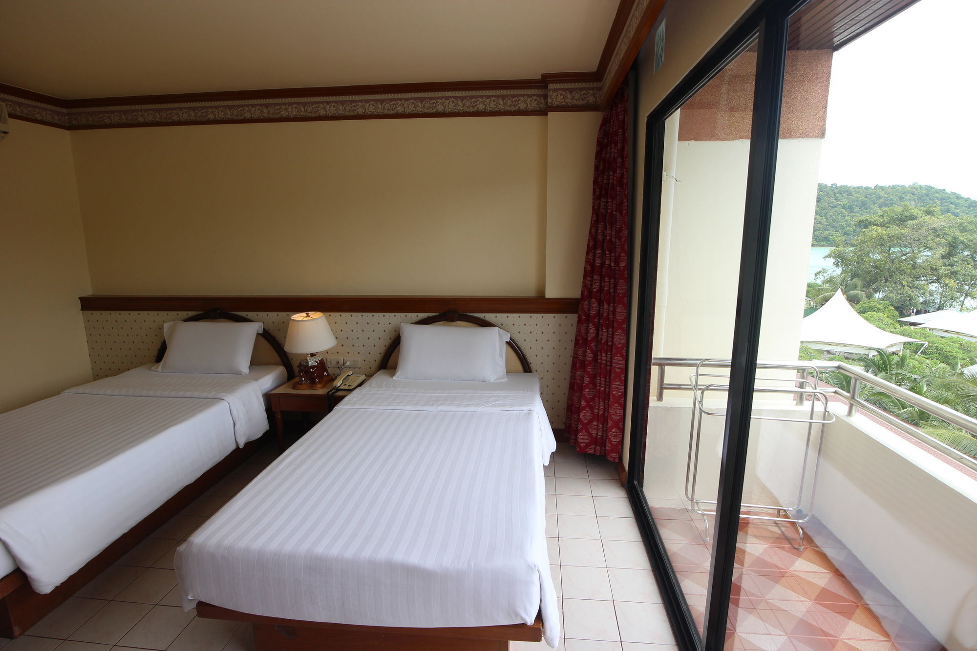 Phi Phi Hotel Exterior photo