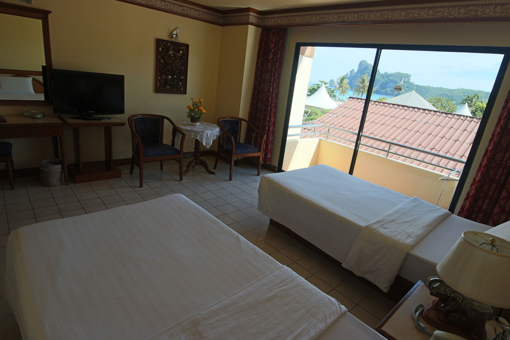 Phi Phi Hotel Exterior photo
