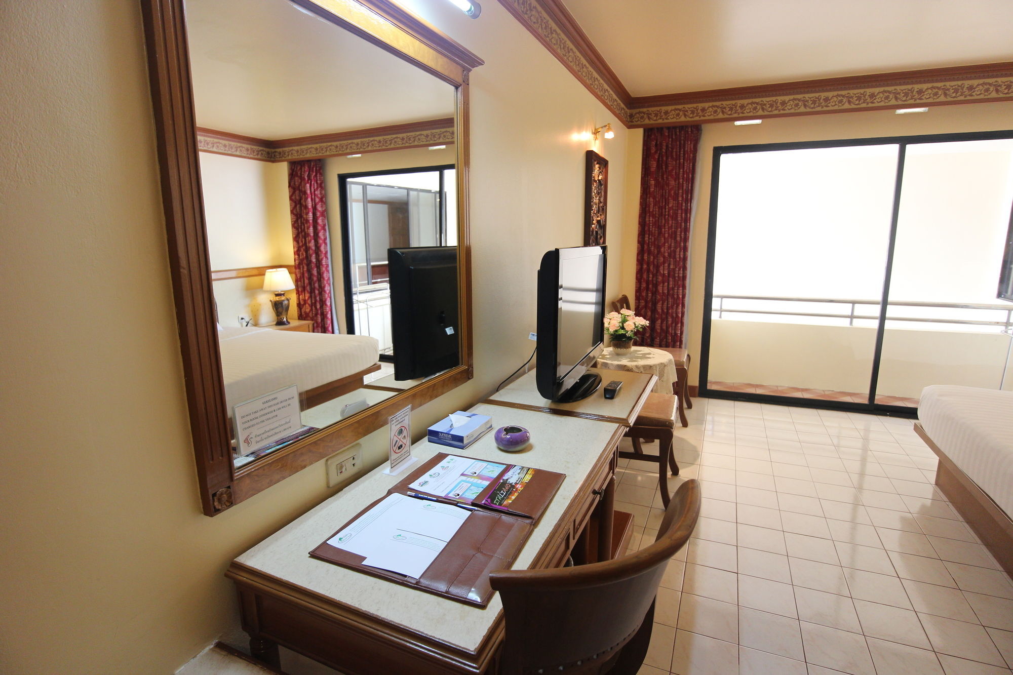 Phi Phi Hotel Exterior photo