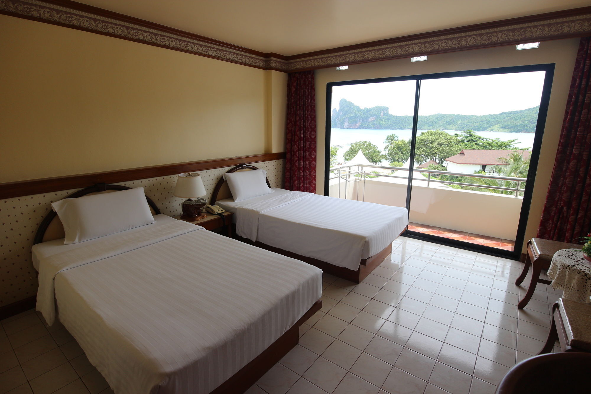 Phi Phi Hotel Exterior photo