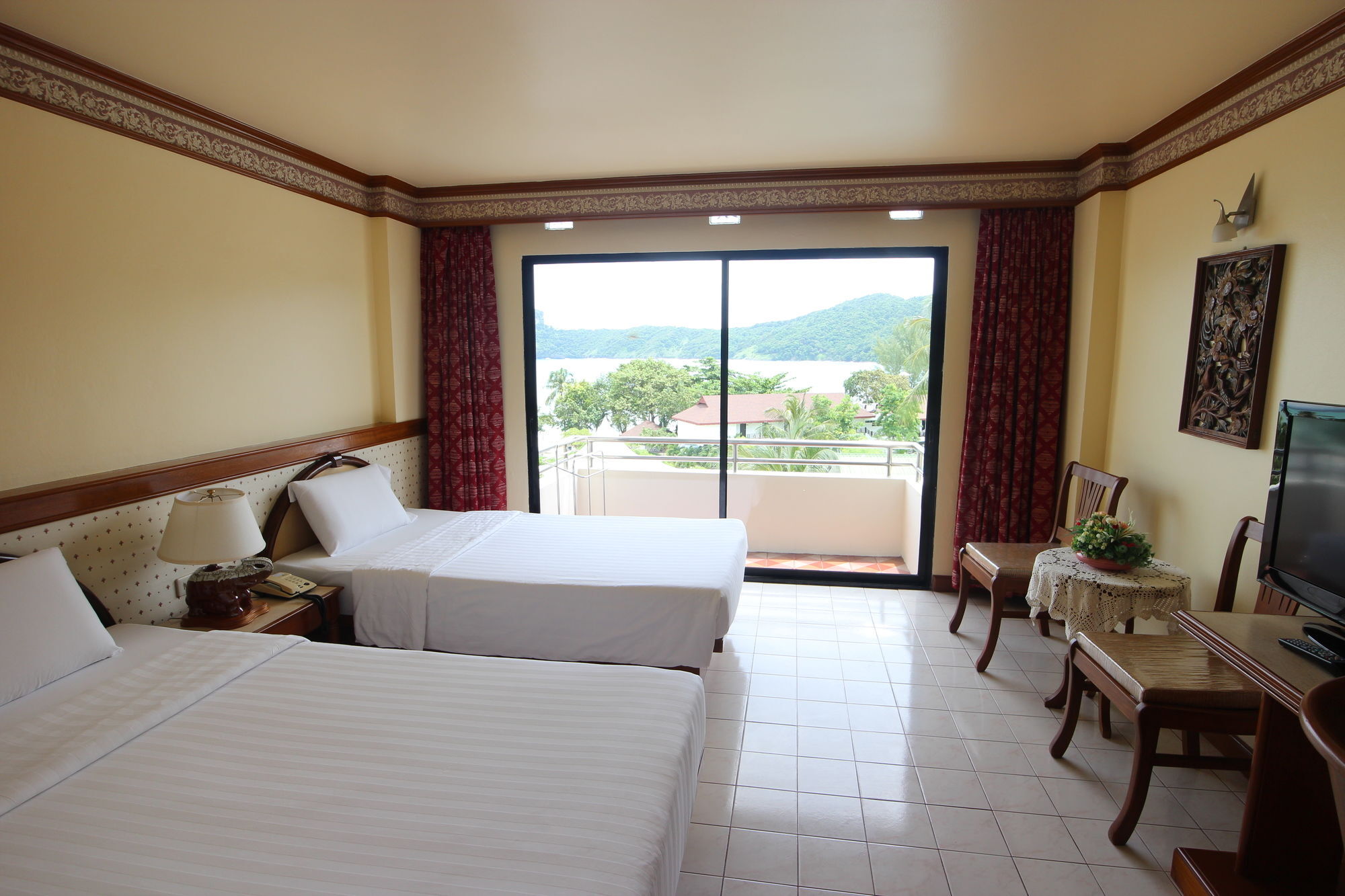 Phi Phi Hotel Exterior photo