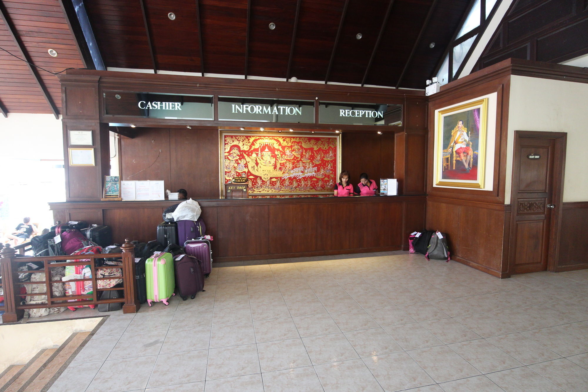 Phi Phi Hotel Exterior photo