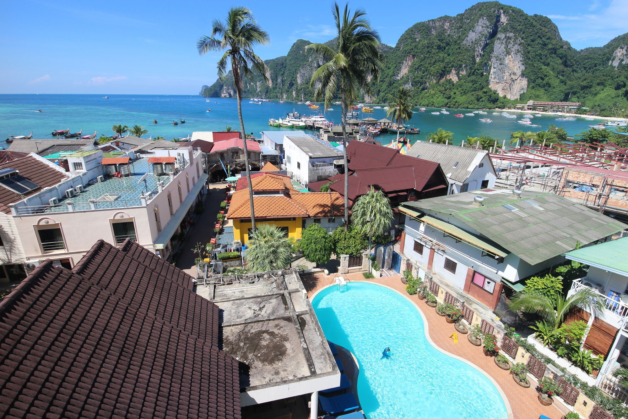 Phi Phi Hotel Exterior photo